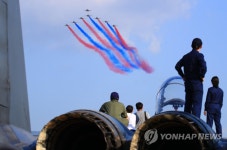 우렁찬 엔진소리와 함께