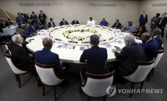중동이어 아프리카에 눈돌리는 러…