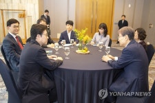 조명래 환경부 장관, 삼성전자 윤부근 부회장 면담