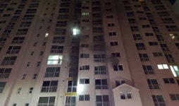 부산 강서구 아파트 주방서 누전 추정 불…1명 연기흡입