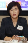 답변하는 이윤경 한국조에티스 사장