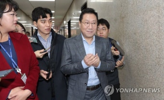 질문 받는 양정철