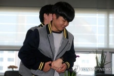 의식 잃고 쓰러진 친구 하임리히법으로 구한 중학생들(종합)