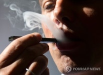 美전자담배 쥴 상대로 줄소송…청소년 현혹해 흡연율 높여