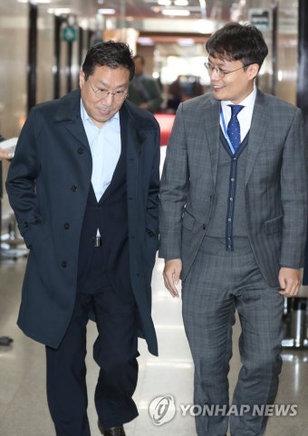 총선기획단 전체회의 입장하는 양정철 민주연구원장