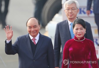 [한-아세안] 손 흔드는 베트남 총리