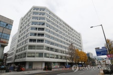 공사 가림막 걷어낸 5·18 목격자 전일빌딩