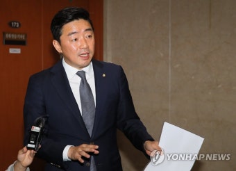 민주당 총선회의 설명하는 강훈식