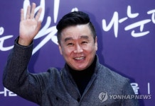 포즈 취하는 이광기