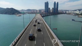 부산 광안대교 지나는 한·아세안 모터케이드 행렬