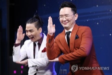 관객과 호흡하는 윤형빈쇼