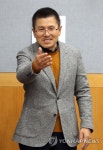강의실 들어서는 황교안 대표