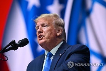 트럼프의 나홀로 '사우디 사랑' 도마…