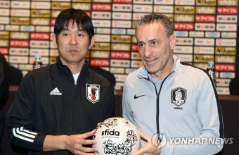 동아시안컵 한일 축구대표팀 감독