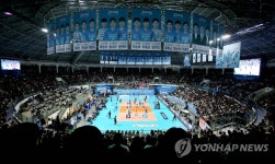 관중 가득한 우리카드-현대캐피탈전