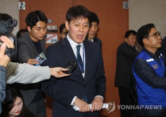 국회상황 설명하는 한민수 대변인