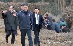 소가야묘이장대행 | 유골발견 현장 방문하는 김오수 대행