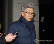 검찰 조사 마친 송병기 부시장