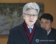 구속영장 청구된 송병기 부시장