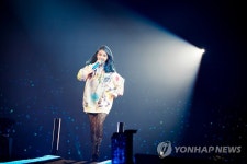 아이유 아시아투어 러브, 포엠 콘서트 성료