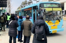 시내버스 노선 개편에 교통지옥 된 도시…시민 발 동동