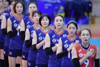 애국가 부르는 한국 여자배구대표팀