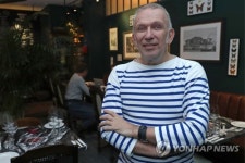 프랑스 패션디자이너 장 폴 고티에, 깜짝 은퇴 발표