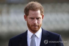 굿바이 버킹엄궁 해리 왕자, 영국 떠나 캐나다로