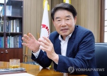 정천석 울산동구청장 동부회관 매입 대신 공공 체육시설 신축