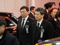 발인식 참석한 신동주 신동빈 회장