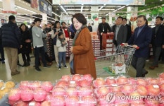 문 대통령 내외 어떤 과일이 좋을까