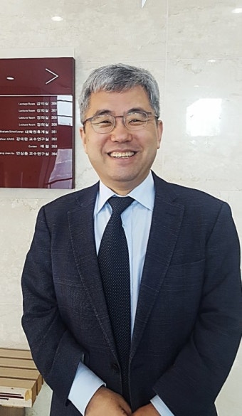 [인터뷰] 송석원 재외한인학회장 