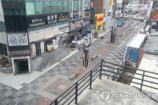 한산한 모습의 제주 누웨마루 거리