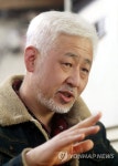 인터뷰하는 임성택 향기네 무료급식소 대표