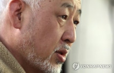 인터뷰하는 임성택 향기네 무료급식소 대표