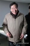 사직경로당 방문한 이낙연