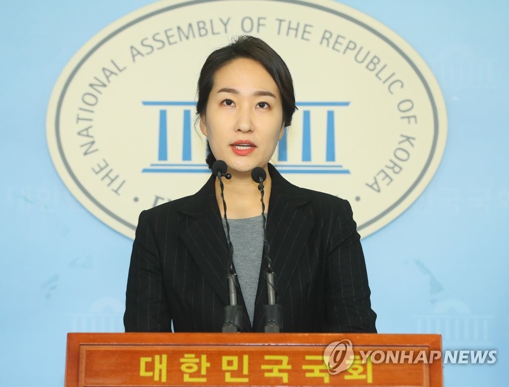 국민의힘, 혁신위 갈등으로 정치권 뒤흔들어 - 내부 속내 드러내며 논란 증폭