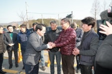우한 교민 품은 충남 아산주민 불안 떨쳐냈고, 기쁘다