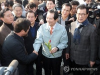 진천 격리 장소 찾은 정세균 총리