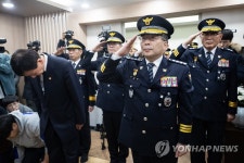 고 유재국 경위 빈소 조문하는 진영 행안부 장관-민갑룡 경찰청장