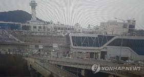 이케아 동부산점 개장 첫 주말 차량