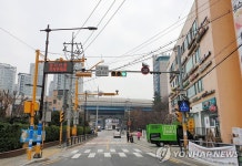 서울 성동구, 7개 초교 통학로에 스마트 횡단보도 설치