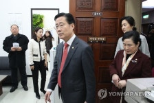 바른미래당 당권파 회동장 입장하는 이규태 의원