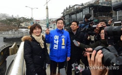 종로구 부암동 걷는 이낙연 전 총리