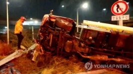 서울 강변북로서 차량 4대 추돌사고…3명 경상