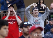 MLB '사인 훔치기' 휴스턴 첫 시범경기서 '야유 봇물'