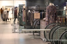 코로나19 여파 하락한 소비심리 지표