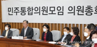 발언하는 유성엽