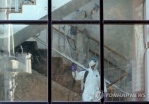 확진자 무더기로 나온 봉화 푸른요양원 소독