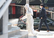 방역 작전은 계속